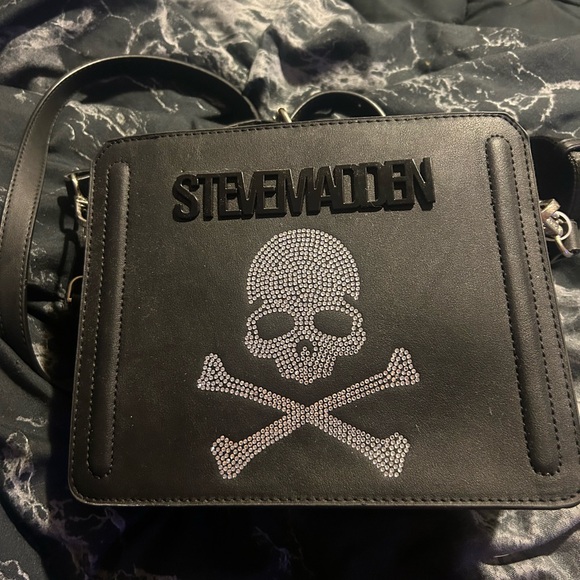 Steve Madden Black and Silver Skull Messenger Bags - Picture 1 of 1